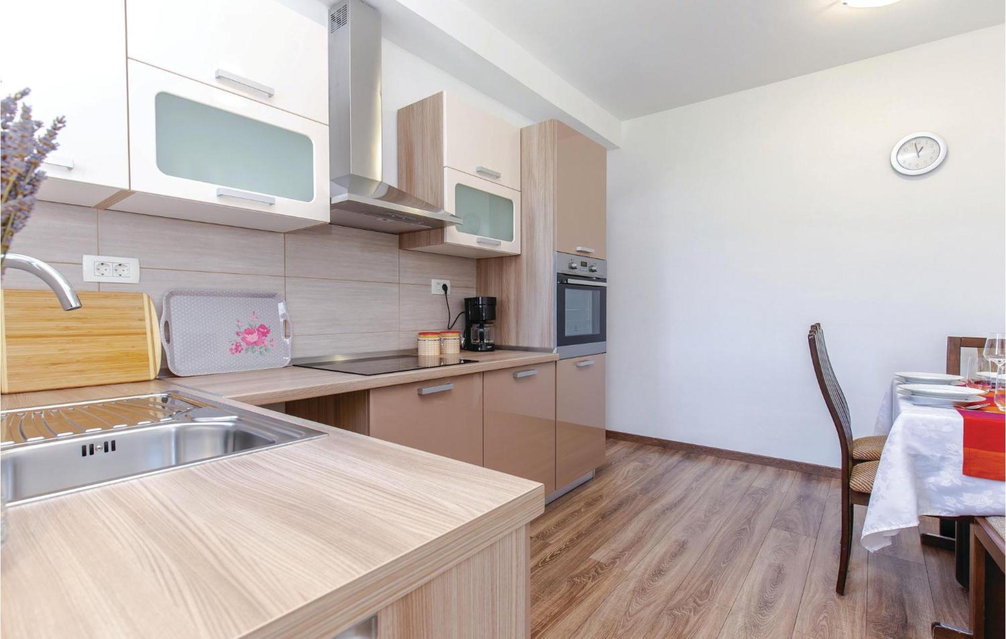 Gorgeous Apartment In Crikvenica With Kitchen Экстерьер фото